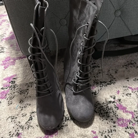 NWOB Metaphor Gray Lace-Up Boots - Picture 5 of 11